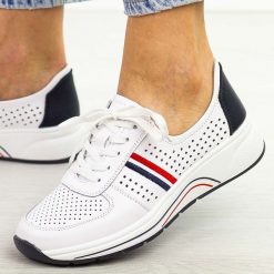 Białe ażurowe skórzane półbuty damskie S.Barski 097. Białe półbuty damskie S.BARSKI, w ażurowe wzory, ze skóry, eleganckie, bez obcasa. Za 269.00 zł.