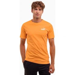 Koszulka sportowa męska Puma ESS Small Logo Tee. Brązowe t-shirty sportowe męskie Puma, m, z bawełny, bez ramiączek, do piłki nożnej. Za 75.00 zł.