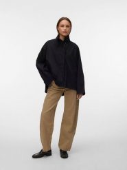 Vero Moda Kurtka przjściowa w kolorze czarnym rozmiar: M. Czarne kurtki damskie Vero Moda, m, bez wzorów, bez kaptura. Za 183.59 zł.