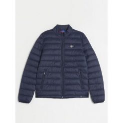 Kurtka Przejściowa Męska TBS Fabiablo. Niebieskie kurtki męskie Tbs, m, bez wzorów, z puchu, biznesowe, bez kaptura. Za 420.95 zł.