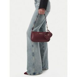 Torebka Nine West. Czerwone torebki klasyczne damskie Nine West, bez wzorów, bez dodatków. Za 169.99 zł.