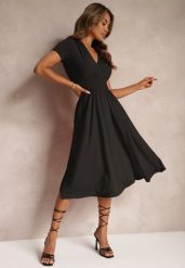 Czarna Sukienka Taliowana z Kopertowym Dekoltem o Rozkloszowanym Kroju Rimadea. Czarne sukienki damskie Renee, l, bez wzorów, eleganckie, bez kołnierzyka, bez ramiączek, midi, kopertowe. W wyprzedaży za 125.99 zł.
