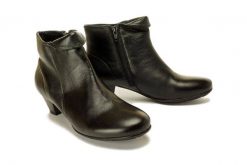 LANQIER 39C726 black, botki damskie. Czarne botki damskie Lanqier, na zimę, z polaru, bez obcasa, na obcasie, bez zapięcia. Za 295.00 zł.