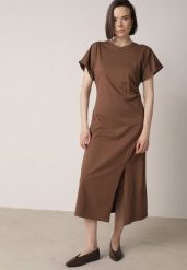 Brązowa Sukienka o Rozkloszowanym Kroju z Marszczeniem i Rozcięciem Zinnariae. Brązowe sukienki damskie Born2be, na co dzień, l, bez wzorów, z jeansu, bez kołnierzyka, bez ramiączek, maxi, rozkloszowane. Za 89.99 zł.