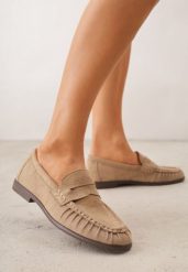 Beżowe Mokasyny VICES ze Skórzaną Wkładką i Marszczeniem przy Nosku Ananora. Brązowe mokasyny damskie Renee, z jeansu. Za 89.99 zł.