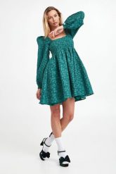 Sukienka w kwiaty CUSTOMMADE. Sukienki damskie Custommade, bez wzorów, bez kołnierzyka, bez ramiączek. W wyprzedaży za 679.60 zł.