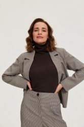 Jednorzędowa marynarka beżowa. Brązowe marynarki i żakiety damskie MOODO, l, bez wzorów, z elastanu. Za 199.99 zł.