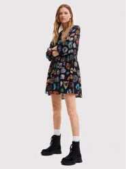 Desigual Sukienka codzienna Stamp 22WWVW71 Czarny Regular Fit. Czarne sukienki damskie Desigual, na co dzień, xl, bez wzorów, z wiskozy, bez kołnierzyka, bez ramiączek, proste. Za 559.99 zł.