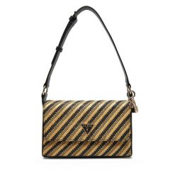 Torebka Guess. Czarne torebki klasyczne damskie Guess, z aplikacjami, bez dodatków. Za 389.99 zł.