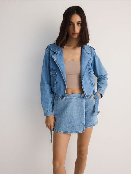 Jeansowe spódnico-szorty - niebieski. Niebieskie szorty damskie Reserved, bez wzorów, z bawełny. W wyprzedaży za 69.99 zł.