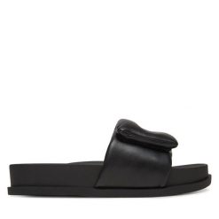 Klapki Armani Exchange. Czarne klapki damskie Armani Exchange, bez wzorów, bez obcasa. Za 629.99 zł.
