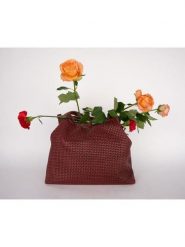 Victor & Hugo Paris Skórzana torebka "Reina" w kolorze bordowym - 33 x 31 x 16 cm rozmiar: onesize. Czerwone torebki klasyczne damskie Victor & Hugo Paris, bez wzorów, z materiału, bez dodatków. Za 387.24 zł.