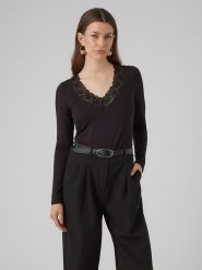 Vero Moda Koszulka w kolorze czarnym rozmiar: XL. Czarne bluzki damskie Vero Moda, xl, bez wzorów, z koronki, bez kołnierzyka. Za 65.85 zł.