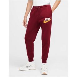 Spodnie męskie Nike Club Fleece Joggers. Fioletowe spodnie sportowe męskie Nike. Za 289.99 zł.