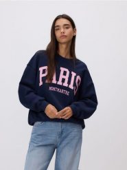 Bluza z haftowanym napisem - granatowy. Niebieskie bluzy bez kaptura damskie Reserved, l, z bawełny. Za 119.99 zł.