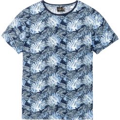 T-shirt z nadrukiem bonprix niebieski z nadrukiem. Niebieskie t-shirty męskie bonprix, m, bez wzorów, bez kołnierzyka. Za 29.99 zł.