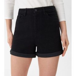 Jeansowe szorty - Czarny. Czarne szorty damskie House, bez wzorów, z jeansu. Za 59.99 zł.