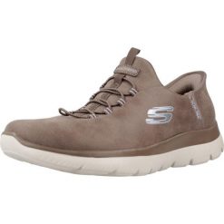 Buty SKECHERS SUMMITS-UNKNOWN TRAI SLIP-INS Brązowy. Brązowe trampki i tenisówki damskie Skechers, bez wzorów. Za 382.94 zł.