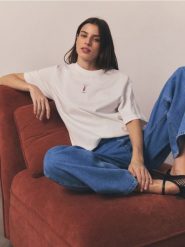 T-shirt regular fit z haftem - biały. Białe t-shirty męskie Reserved, l, bez wzorów, z bawełny, bez kołnierzyka. W wyprzedaży za 49.99 zł.