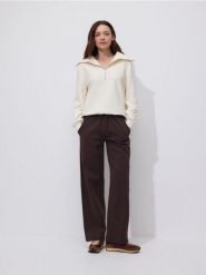 Bluza z wysoką stójką - kremowy. Białe bluzy bez kaptura damskie Reserved, l, z bawełny. Za 119.99 zł.