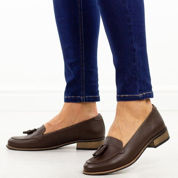 Czekoladowe skórzane Polskie mokasyny damskie Deoni D163A. Brązowe mokasyny damskie Deoni, z materiału. Za 429.00 zł.