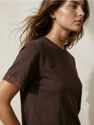 Bawełniana jednolita koszulka z falbanami przy rękawach - brązowy. Brązowe t-shirty damskie Sinsay, l, bez wzorów, z bawełny, bez kołnierzyka. Za 25.99 zł.