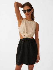 Undress Code Sukienka letnia Aphrodite 445 Kolorowy Regular Fit. Sukienki damskie Undress code, na lato, l, bez wzorów, z bawełny, bez kołnierzyka, bez ramiączek. Za 399.99 zł.