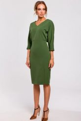 Sukienka ołówkowa zbluzowana góra i dekolt V zielona. Zielone sukienki damskie Sukienki.shop, do pracy, xxl, bez wzorów, biznesowe, bez kołnierzyka, bez ramiączek, ołówkowe. Za 229.00 zł.