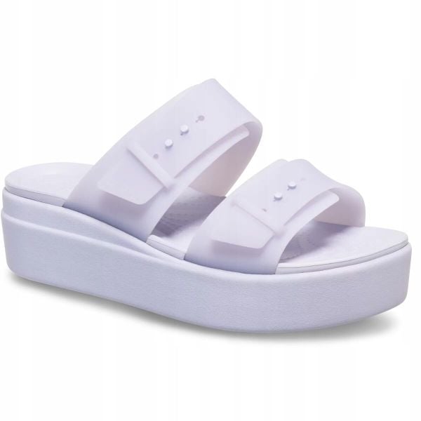 Sandały dla Kobiet Crocs Brooklyn Buckle Frosted Low Wedge. Brązowe sandały damskie Crocs, bez wzorów, z materiału, bez obcasa, na platformie. Za 231.99 zł.