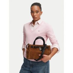 Torebka Tommy Hilfiger. Brązowe torebki klasyczne damskie Tommy Hilfiger, bez wzorów, bez dodatków. Za 1,299.00 zł.