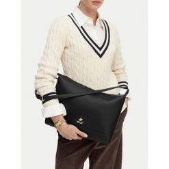 Torebka Beverly Hills Polo Club. Czarne listonoszki damskie Beverly Hills Polo Club, bez wzorów, bez dodatków. Za 179.99 zł.