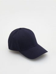 Czapka z daszkiem - granatowy. Niebieskie czapki męskie Reserved, bez wzorów. W wyprzedaży za 9.99 zł.