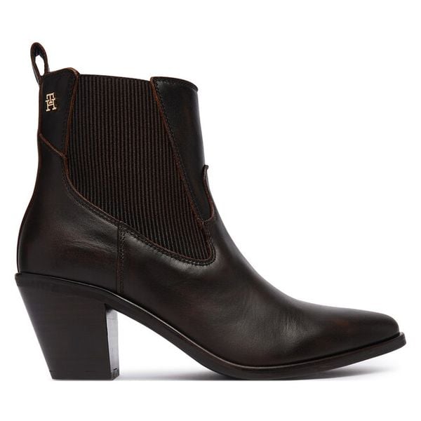 Botki Tommy Hilfiger. Brązowe botki damskie Tommy Hilfiger, bez obcasa, na słupku, bez zapięcia. Za 749.99 zł.