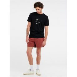 Koszulka męska Protest PRTAHAIRD t-shirt. Czarne t-shirty męskie Protest, l, bez wzorów, bez kołnierzyka. W wyprzedaży za 107.99 zł.