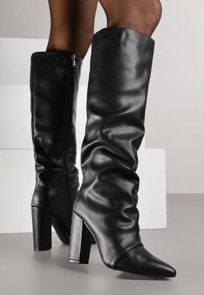 Czarne Eleganckie Kozaki do Kolana na Słupku z Marszczoną Cholewką Badira. Czarne kozaki damskie Born2be, z jeansu, ze szpiczastym noskiem, bez obcasa, na obcasie. Za 189.99 zł.