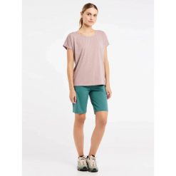 Koszulka damska Protest Prtloquat. Czerwone t-shirty damskie Protest, bez wzorów, bez kołnierzyka. Za 187.00 zł.
