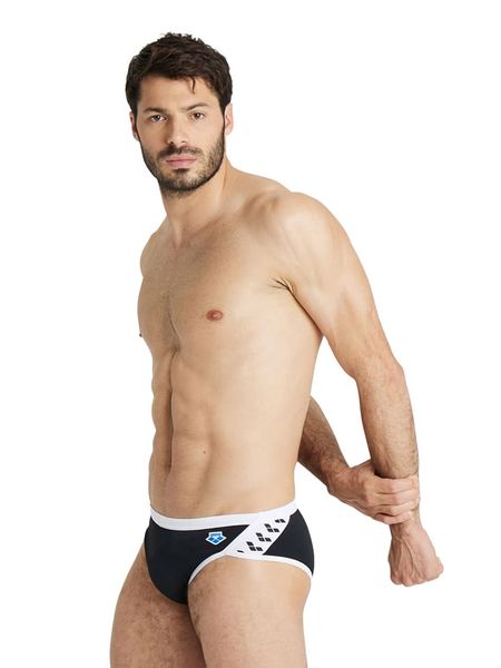 Arena Kąpielówki w kolorze czarno-białym rozmiar: 9. Czarne kąpielówki męskie Arena, bez wzorów, z materiału. Za 74.11 zł.