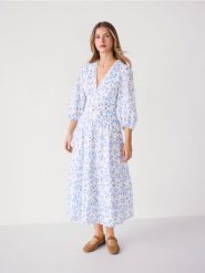 Sukienka z kwiatowym wzorem - jasnoniebieski. Niebieskie sukienki damskie Reserved, na co dzień, l, bez wzorów, z bawełny, bez kołnierzyka, bez ramiączek, proste. Za 199.99 zł.