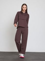 BGN Spodnie dresowe w kolorze brązowym rozmiar: 38. Brązowe spodnie dresowe damskie BGN, bez wzorów, z dresówki. Za 119.68 zł.