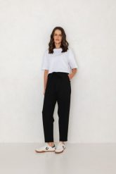 SPODNIE NORA CZARNE S - Flawless. Czarne spodnie materiałowe damskie Flawless, bez wzorów, z dresówki, eleganckie. Za 347.00 zł.