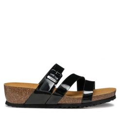 Klapki Geox. Czarne klapki damskie Geox, bez wzorów, bez obcasa. Za 199.99 zł.