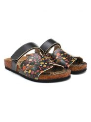 Calceo Klapki w kolorze czarnym rozmiar: 39. Czarne klapki damskie Calceo, bez wzorów, bez obcasa. Za 143.90 zł.