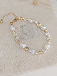 Atelier MIU Pozłacana bransoletka z elementami ozdobnymi rozmiar: onesize. Białe bransoletki damskie atelier MIU, pozłacane. Za 39.99 zł.