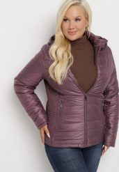 Fioletowa Pikowana Kurtka z Opinanym Kapturem i Wstawkami z Gumek Terilinde. Fioletowe kurtki damskie Born2be, xl, bez wzorów. Za 119.99 zł.