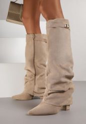 Ciemnobeżowe Kozaki na Słupku z Marszczoną Cholewką Imitującą Nogawkę Rittia. Brązowe kozaki damskie Born2be, z jeansu, bez obcasa, na obcasie. Za 169.99 zł.