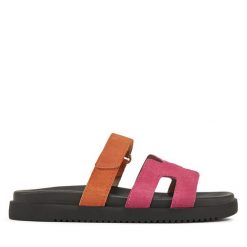 Klapki DeeZee. Brązowe klapki damskie DeeZee, bez wzorów, bez obcasa. Za 159.99 zł.