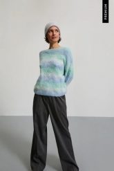 Sweter ombre miętowy. Zielone swetry klasyczne damskie MOODO, l, z elastanu, bez kołnierzyka. Za 159.99 zł.
