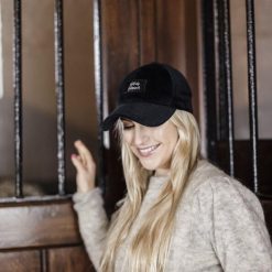 Aksamitna czapka Kentucky. Czarne czapki męskie KENTUCKY HORSEWEAR. Za 195.00 zł.