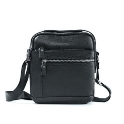 Mała torba listonoszka skórzana SL35 MOSS. Czarne torby męskie na ramię bez wzorów, ze skóry, na ramię, małe. Za 156.99 zł.