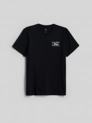 4F T-shirt regular z nadrukiem męski - czarny S. Czarne t-shirty męskie 4f, m, bez wzorów, z bawełny, bez kołnierzyka. Za 79.99 zł.
